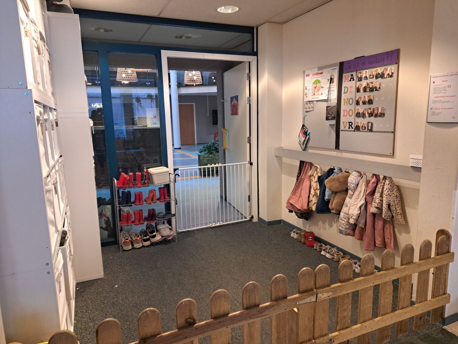 Kapstok ingang kdv flecke